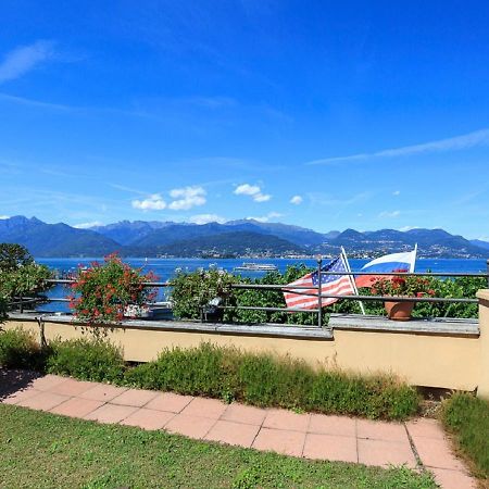 Hotel Residence La Luna Nel Porto Stresa Exteriör bild