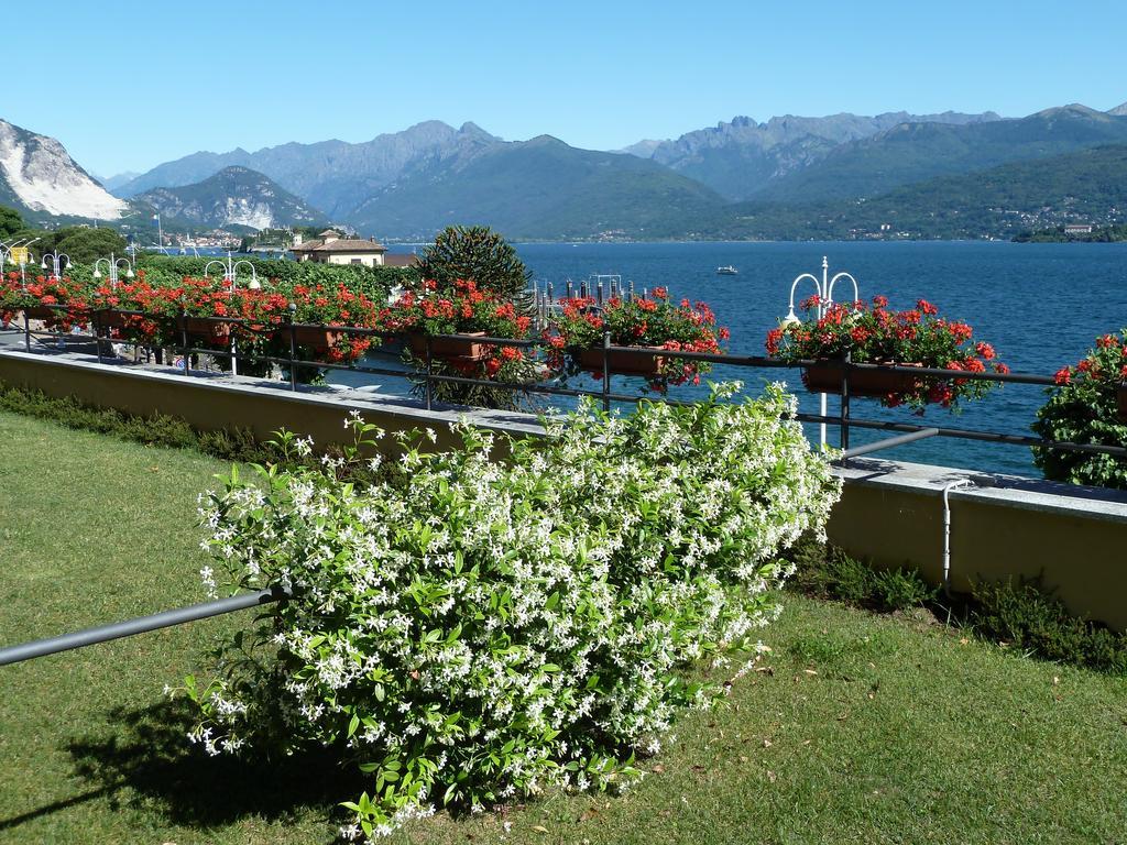 Hotel Residence La Luna Nel Porto Stresa Exteriör bild