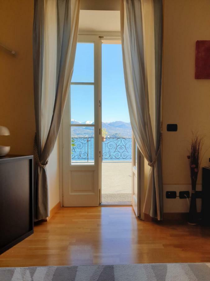 Hotel Residence La Luna Nel Porto Stresa Exteriör bild