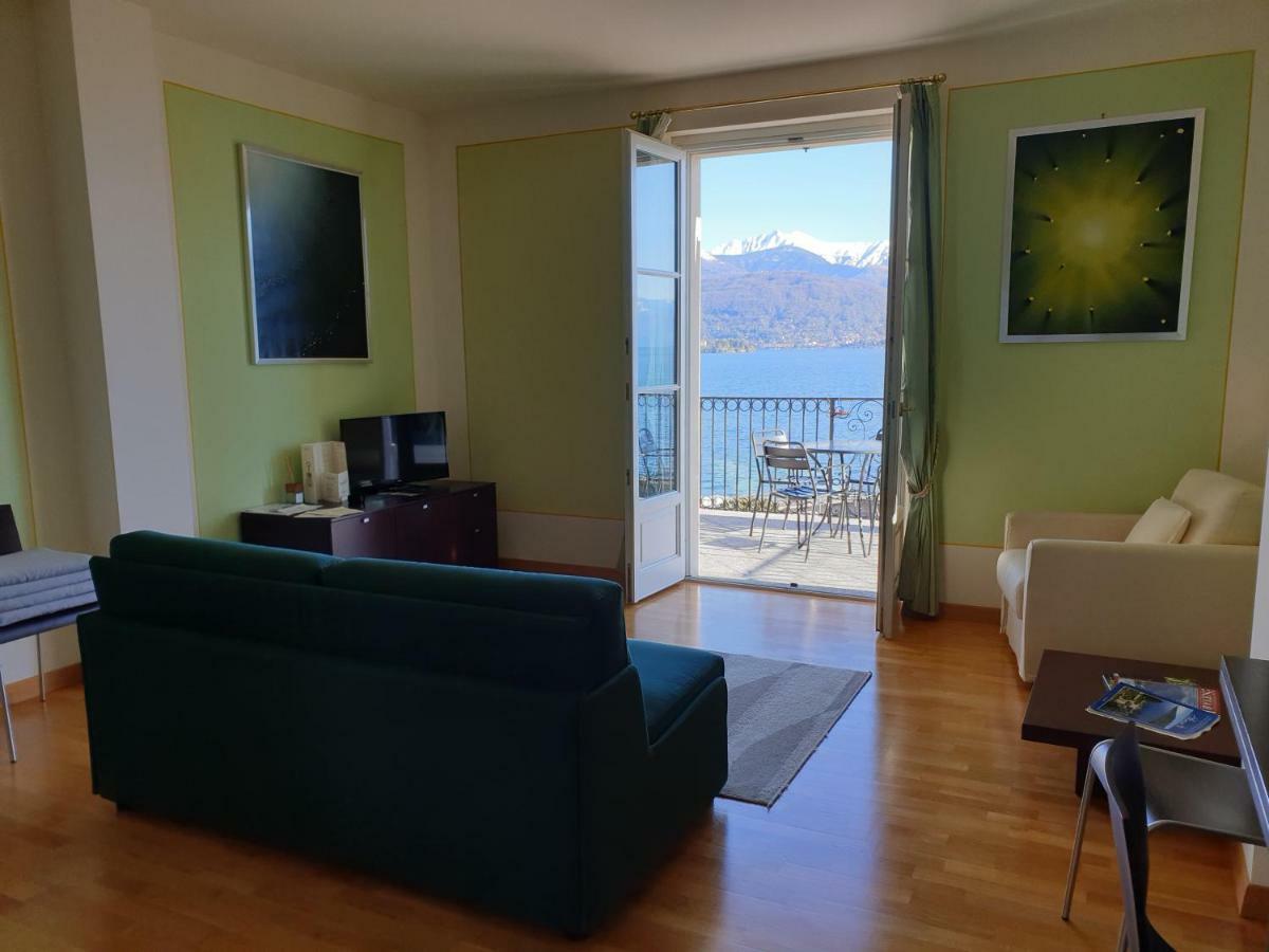 Hotel Residence La Luna Nel Porto Stresa Exteriör bild