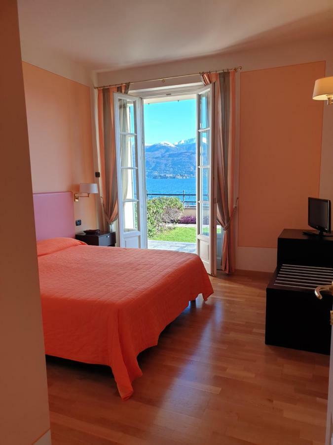 Hotel Residence La Luna Nel Porto Stresa Exteriör bild